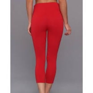 Spanx Wow Capri Structured Legging